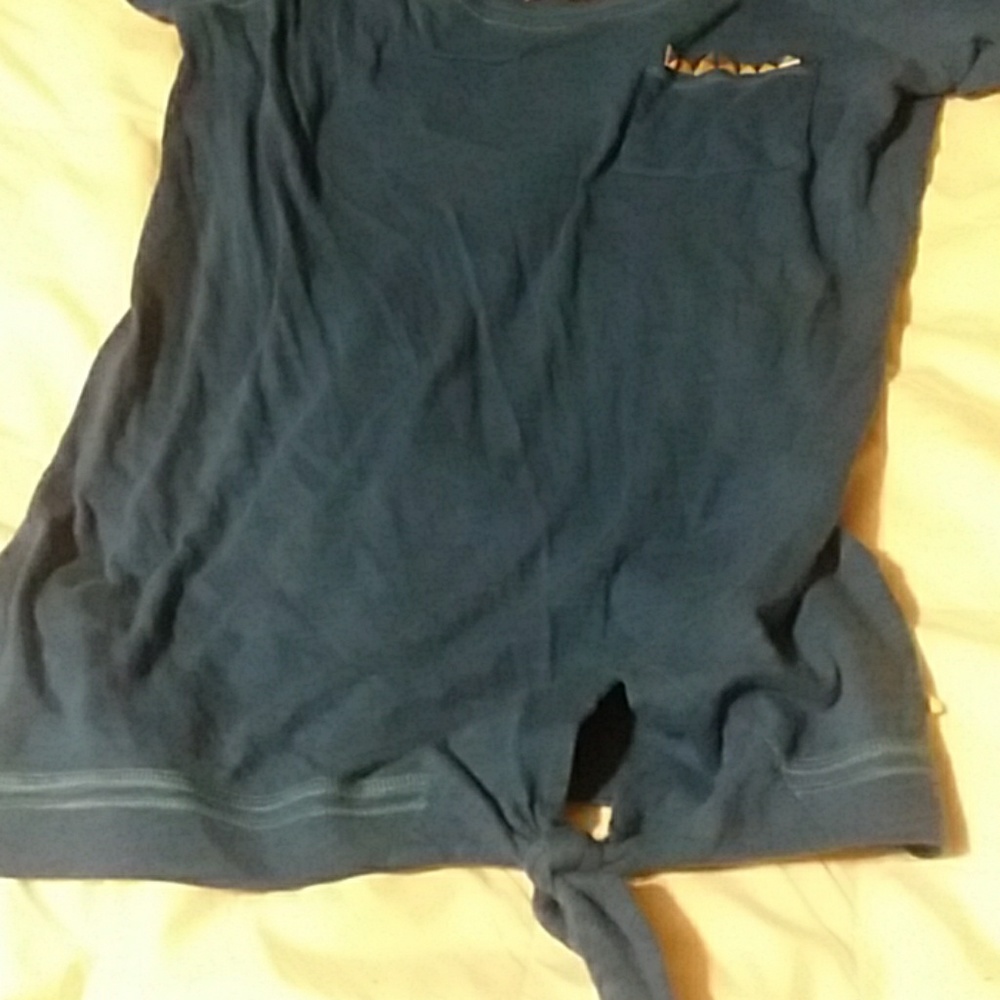 off shoulder top - Picture 3 of 4